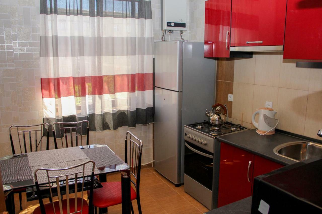 Prometheus Apartment Tskaltubo Buitenkant foto